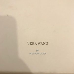 Vera Wang wedding: cake knife set/champagne flutes